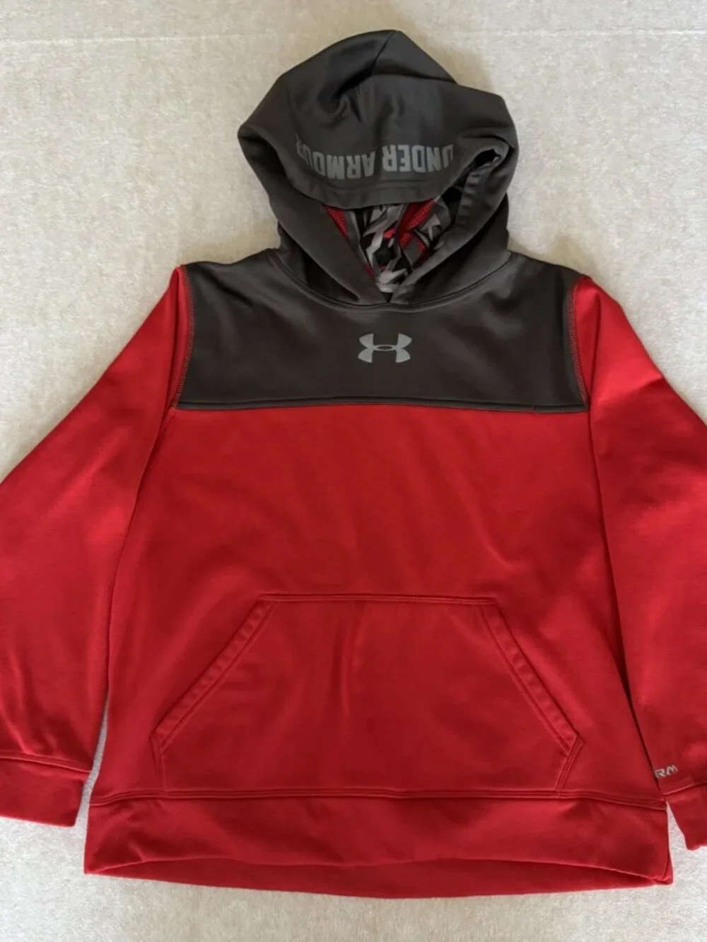 Under Armour ColdGear Storm Hoodie – Youth Large – Red/Black Performance